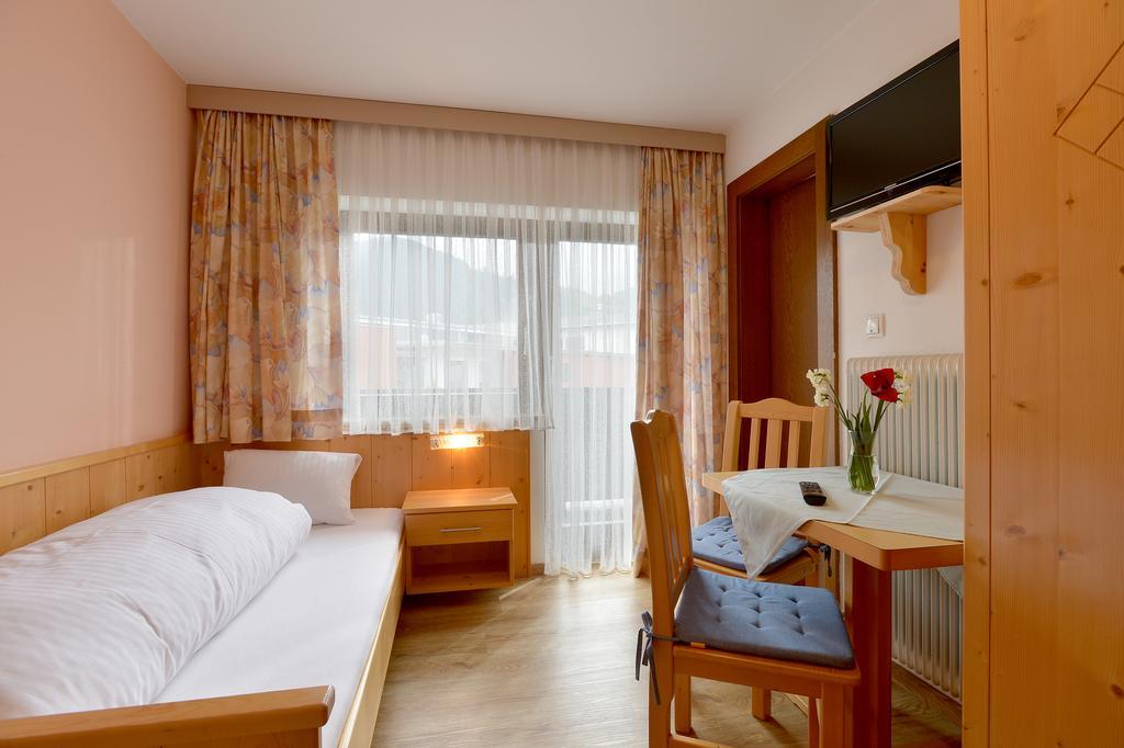 Gaestehaus Sillaber-Gertraud Nuck Soll Ruang foto